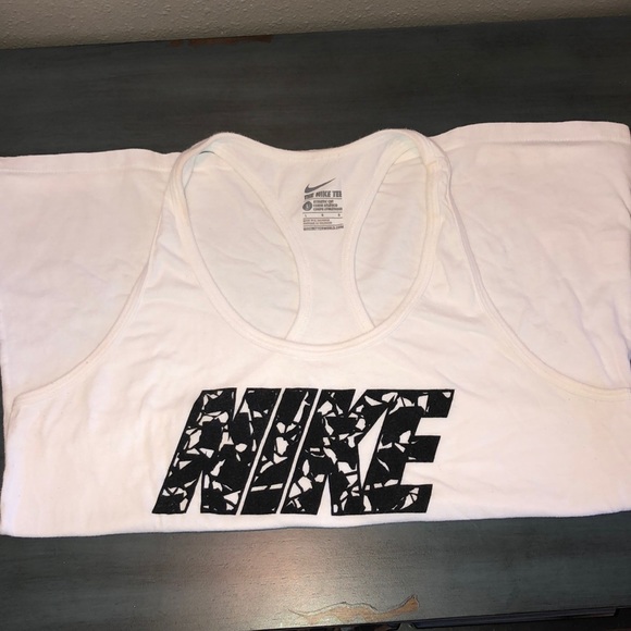 Nike Tops - NIKE Women’s White Tank Top